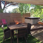 Domaine Du Mas De Peyres Apartment *