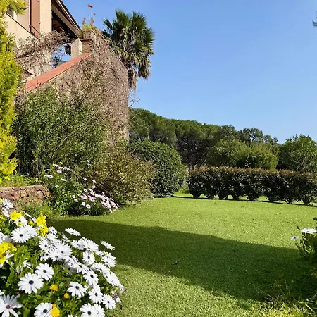 Domaine Du Mas De Peyres Apartment