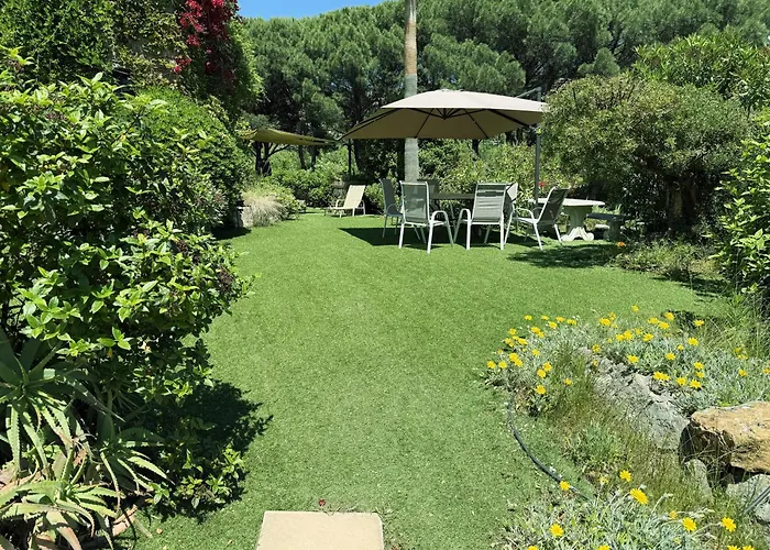 Domaine Du Mas De Peyres Apartment