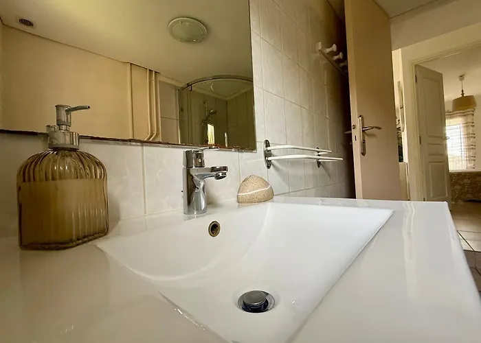 Domaine Du Mas De Peyres Apartment