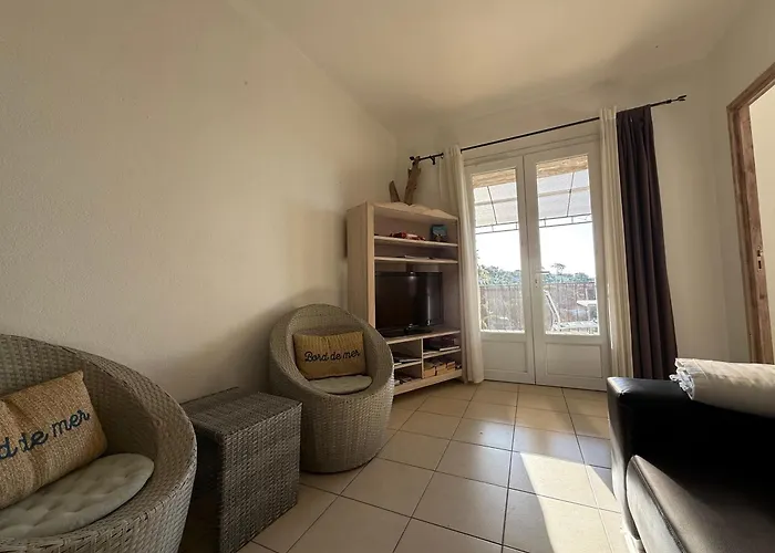 Domaine Du Mas De Peyres Apartment