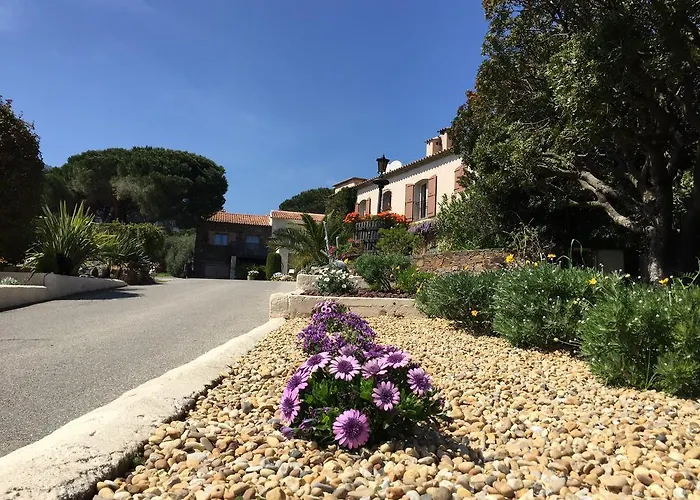 Domaine Du Mas De Peyres *