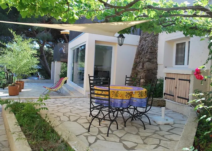 Domaine Du Mas De Peyres Apartment *