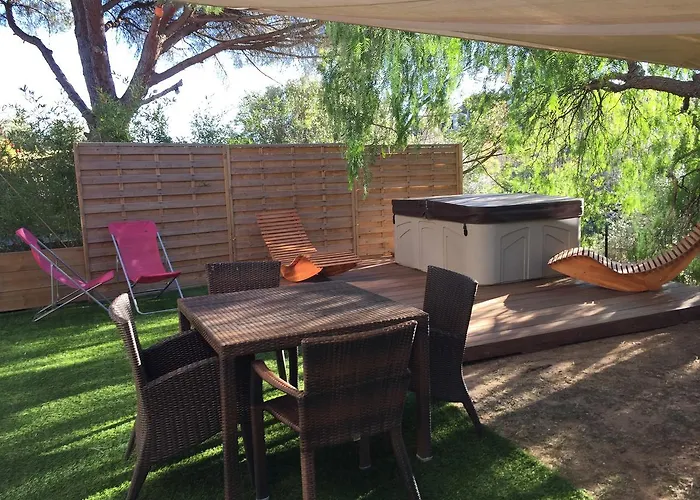 Domaine Du Mas De Peyres شقة *